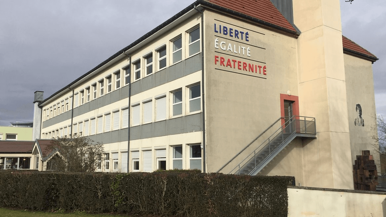 Collège Camille Claudel Montreux - châteaux